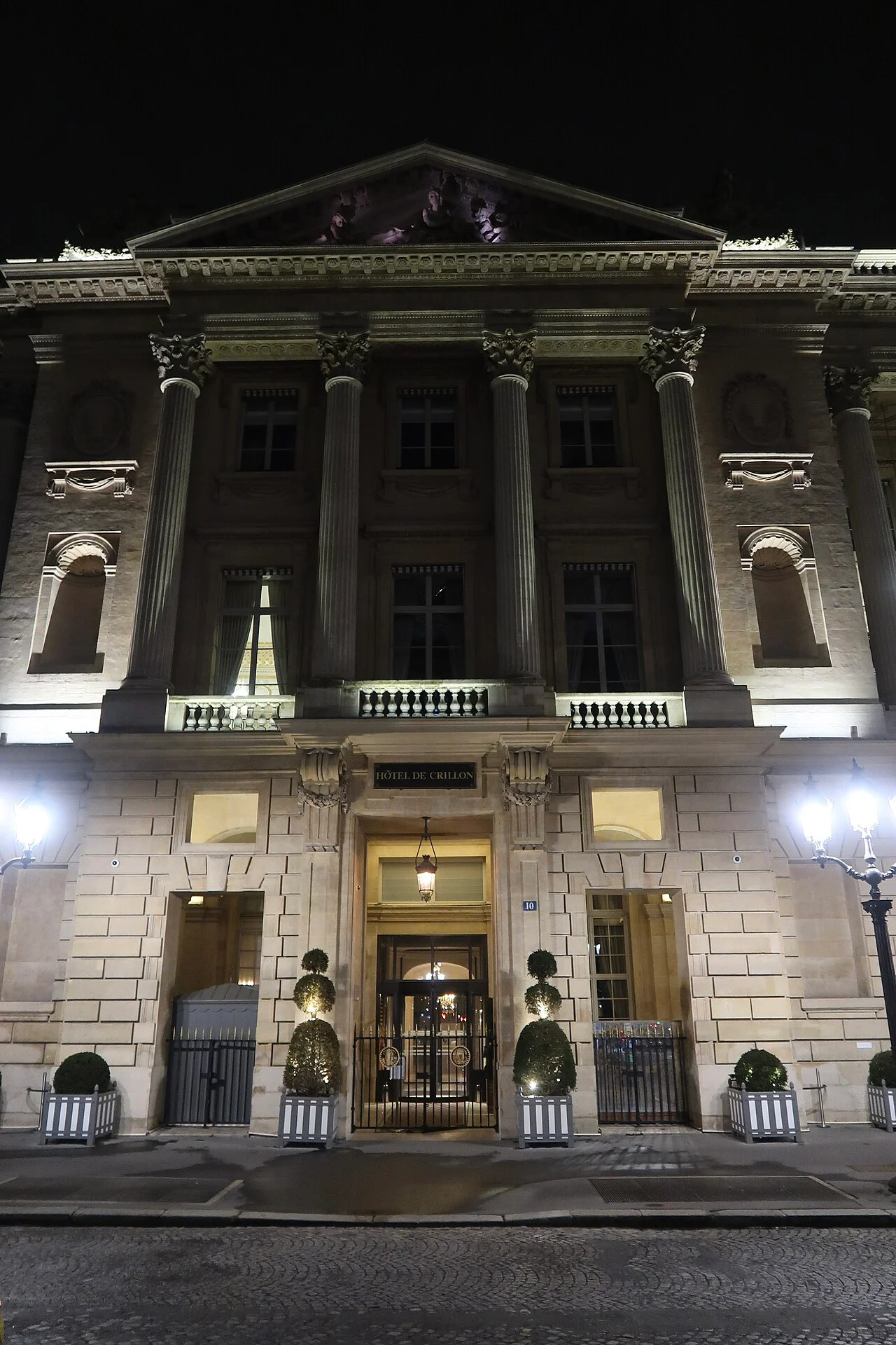 Hôtel de Crillon entrance illuminated at night