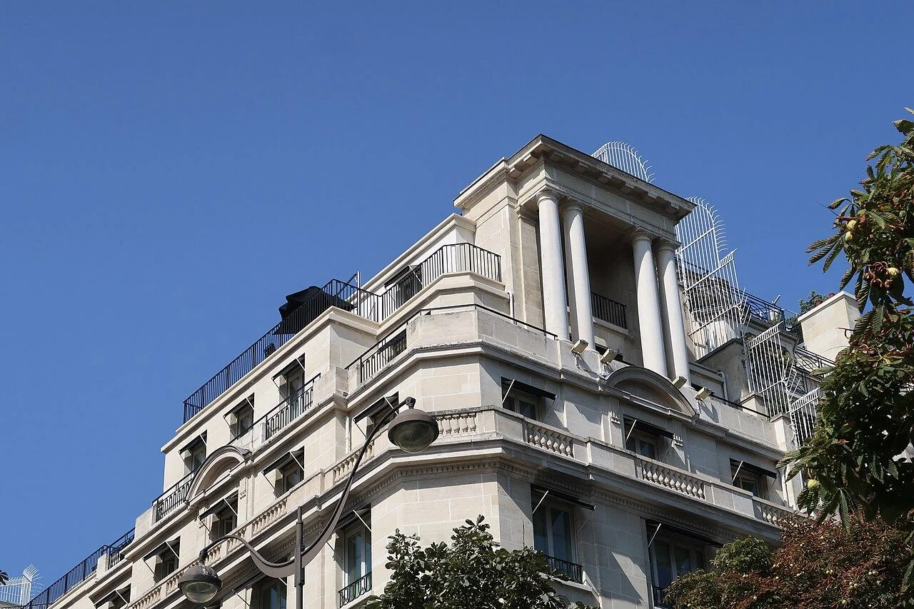 Facade detail of Four Seasons Hotel George V in Paris